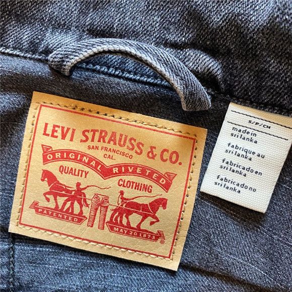 Levi Strauss & Co. Original Washed Black Denim Trucker Jacket - Size Small - Picture 4 of 5
